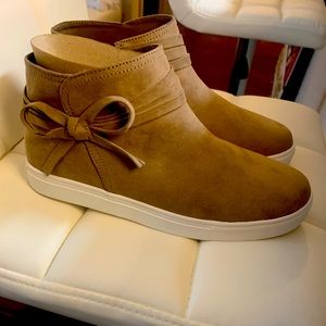 Nine West Bootie (Tan/Suede)